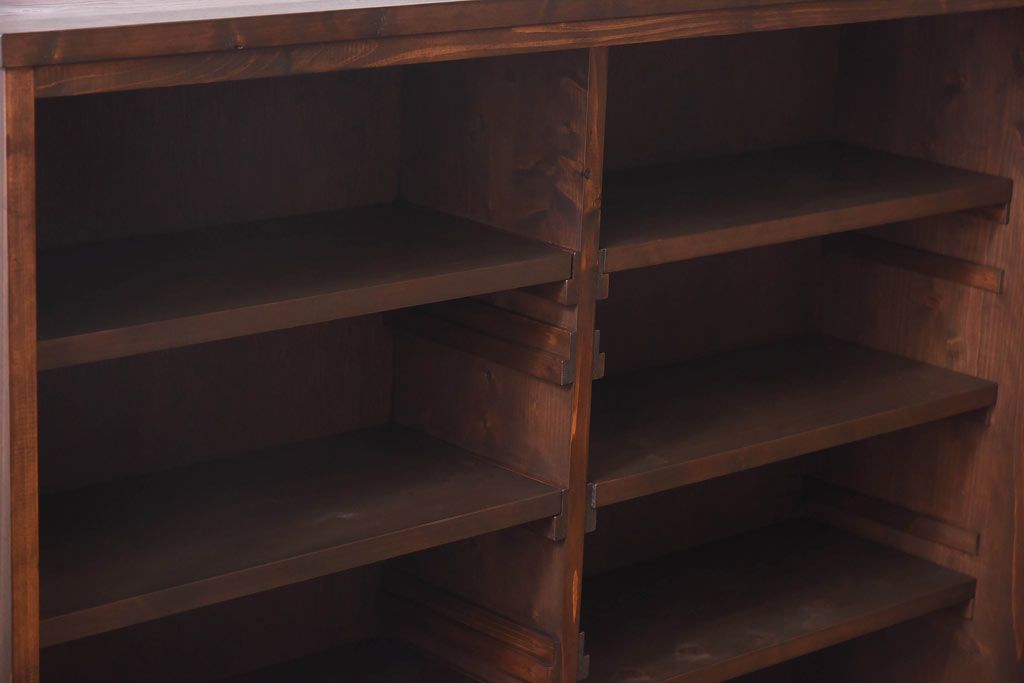 ラフジュ工房オリジナル　花菱模様のガラス入り戸棚(サイドボード、収納棚、リビングボード)(2)(R-030313)