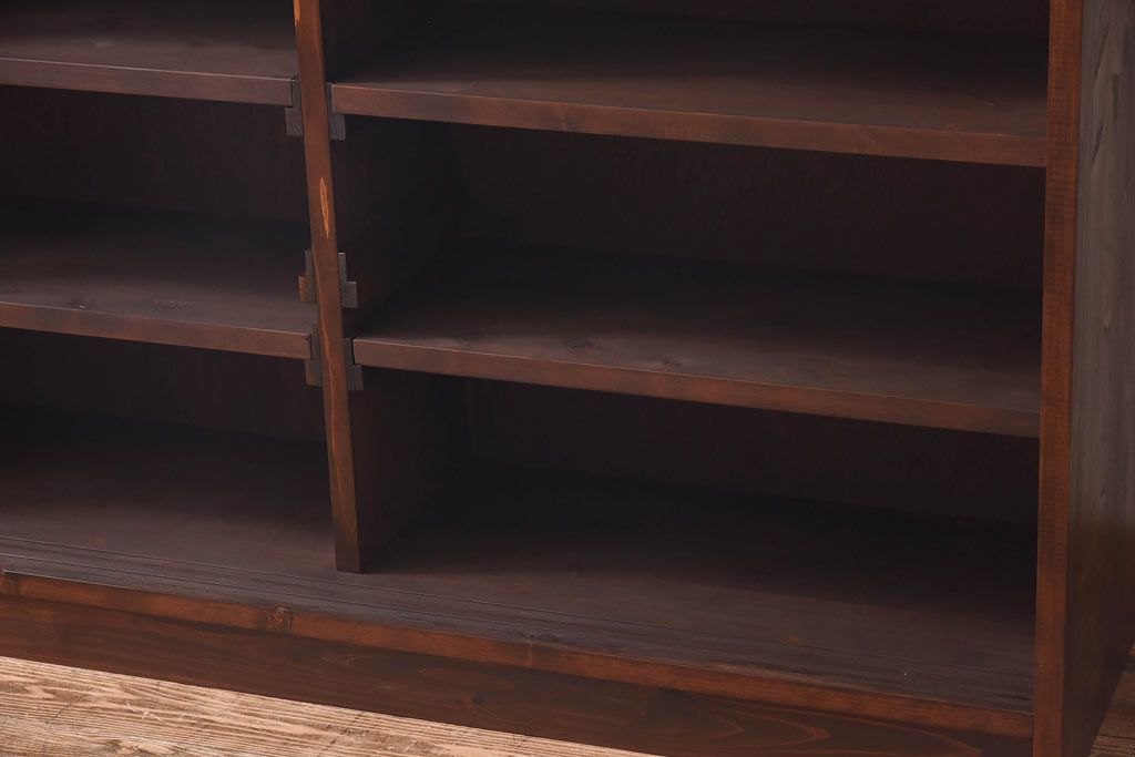 ラフジュ工房オリジナル　花菱模様のガラス入り戸棚(サイドボード、収納棚、リビングボード)(2)(R-030313)