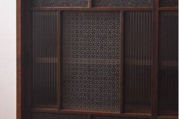 ラフジュ工房オリジナル　花菱模様のガラス入り戸棚(サイドボード、収納棚、リビングボード)(2)(R-030313)