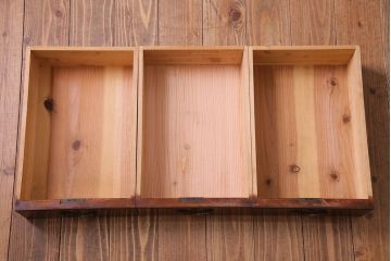 アンティーク家具　大正ロマン　前面ケヤキ材　漆塗りの光沢が魅力的なリメイクローボード(戸棚、リビングボード)