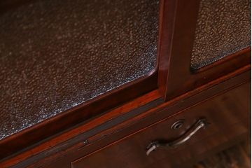 アンティーク家具　大正ロマン　前面ケヤキ材　漆塗りの光沢が魅力的なリメイクローボード(戸棚、リビングボード)
