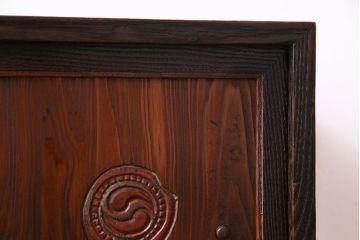 ビンテージ家具　ビンテージ　浮造り仕上げ　栗材の木目が魅力の飾り棚(茶棚)(R-030319)