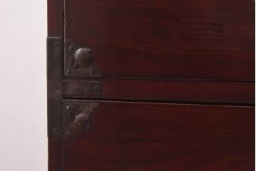 アンティーク家具　リメイク　桜丸金具　美しい漆塗りが楽しめる米沢箪笥ローチェスト(和タンス、ローボード、リビングボード、引き出し)(R-030320)