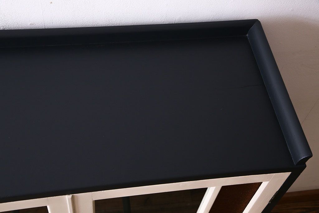 ペイント家具　当時物色ガラス入り!　シックな色味がお洒落な大振りのブックケース(本箱、キャビネット、収納棚)(R-030323)