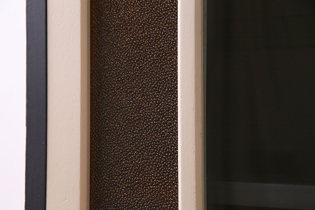 ペイント家具　当時物色ガラス入り!　シックな色味がお洒落な大振りのブックケース(本箱、キャビネット、収納棚)(R-030323)
