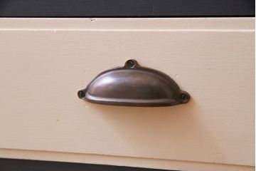 ペイント家具　当時物色ガラス入り!　シックな色味がお洒落な大振りのブックケース(本箱、キャビネット、収納棚)(R-030323)