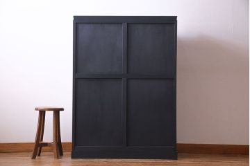 ペイント家具　当時物色ガラス入り!　シックな色味がお洒落な大振りのブックケース(本箱、キャビネット、収納棚)(R-030323)