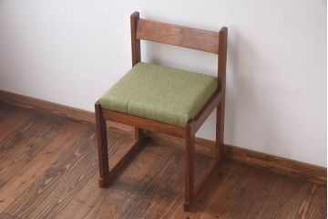 北欧テイスト家具　チーク材　シンプルなビンテージチェア(ダイニングチェア、イス、椅子)(1)(R-030326)