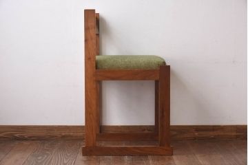 北欧テイスト家具　チーク材　シンプルなビンテージチェア(ダイニングチェア、イス)(1)(R-030330)