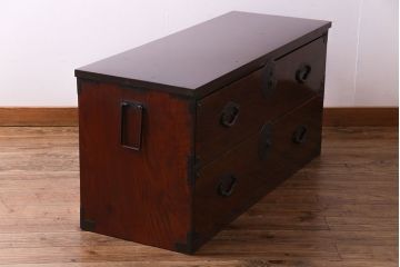 アンティーク家具　和製アンティーク　リメイク　前面栗材　桜丸金具　渋い色合いの米沢箪笥ローチェスト(ローボード、引き出し)(R-030332)