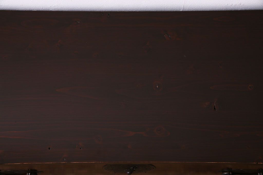 アンティーク家具　和製アンティーク　リメイク　前面栗材　桜丸金具　渋い色合いの米沢箪笥ローチェスト(ローボード、引き出し)(R-030332)