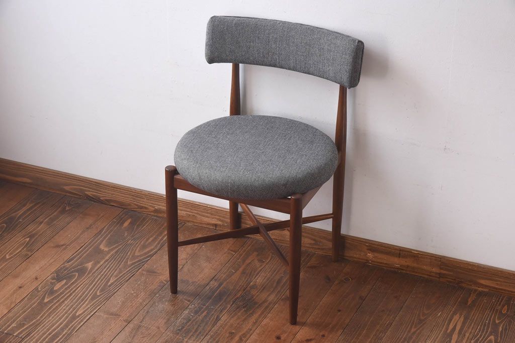 アンティーク家具　G-PLAN(ジープラン)　Fresco(フレスコ)　落ち着いた印象のサーキュラーチェア(ダイニングチェア、椅子)(3)(R-030336)