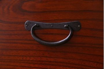 美品　前面ケヤキ共縁仕上げ　漆塗りが美しい重ね箪笥(衣装箪笥、衣裳箪笥)(R-030339)