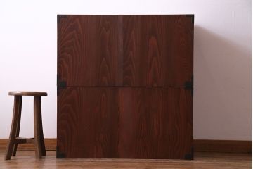 美品　前面ケヤキ共縁仕上げ　漆塗りが美しい重ね箪笥(衣装箪笥、衣裳箪笥)(R-030339)