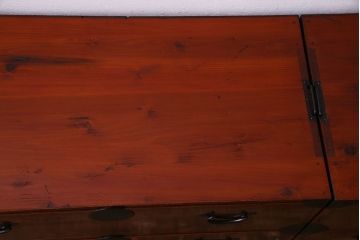 美品　前面ケヤキ共縁仕上げ　漆塗りが美しい重ね箪笥(衣装箪笥、衣裳箪笥)(R-030339)