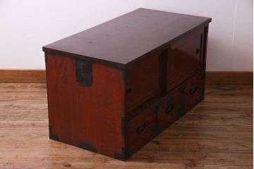 美品　リメイク　前面ケヤキ共縁仕上げ　上品な和の雰囲気が高まる箪笥ローボード(戸棚、リビングボード)(R-030340)