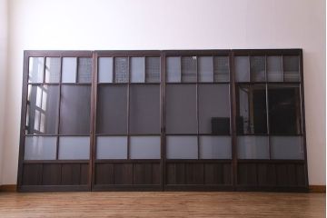 和製アンティーク　花ガラス入り　古い質感の木材が味わい深いガラス戸(格子戸、引き戸、建具)4枚セット