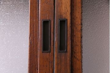 昭和中期　情緒溢れるガラス入り格子戸(引き戸、建具)2枚セット