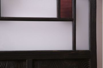 ペイント家具　当時物の色ガラスがアクセントになったガラス戸(引き戸、建具)