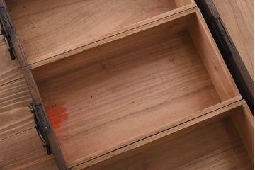 アンティーク家具　和製アンティーク　隠し付き　古い桐材の質感が魅力的な関東帳場箪笥(時代箪笥、和タンス、桐箪笥、桐たんす)(R-030344)