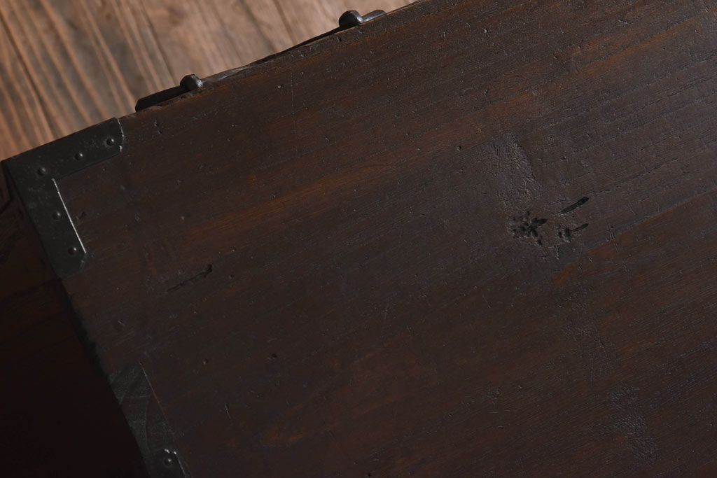 アンティーク家具　和製アンティーク　隠し付き　古い桐材の質感が魅力的な関東帳場箪笥(時代箪笥、和タンス、桐箪笥、桐たんす)(R-030344)
