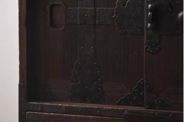 アンティーク家具　和製アンティーク　隠し付き　古い桐材の質感が魅力的な関東帳場箪笥(時代箪笥、和タンス、桐箪笥、桐たんす)(R-030344)