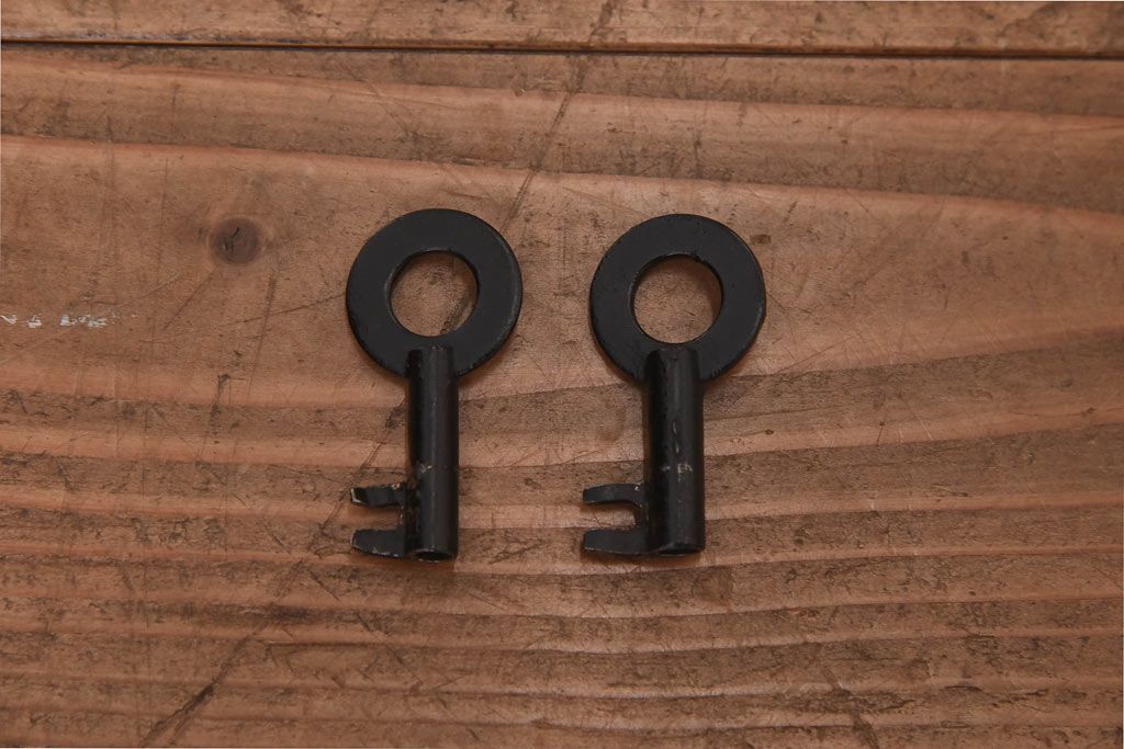 アンティーク家具　和製アンティーク　隠し付き　古い桐材の質感が魅力的な関東帳場箪笥(時代箪笥、和タンス、桐箪笥、桐たんす)(R-030344)