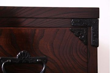 中古　伝統民芸家具　岩谷堂　181　牡丹紋様の南部鉄器金具が存在感を放つチェスト(ローボード、衣装箪笥)(定価48万円)(R-030346)