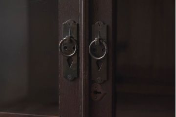 アンティーク家具　大正ロマン　栓材　細かなデザインが魅力的なブックケース(本箱、キャビネット、収納棚)(R-030349)