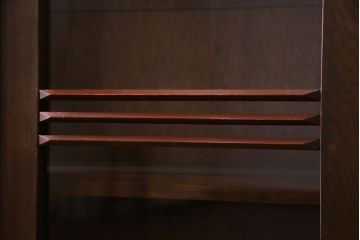 レトロ家具　昭和期　大振りサイズ　レトロモダンなデザインのブックケース(本箱、収納棚)(R-030354)