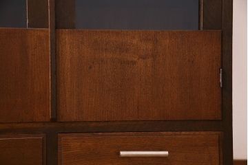 レトロ家具　昭和期　大振りサイズ　レトロモダンなデザインのブックケース(本箱、収納棚)(R-030354)