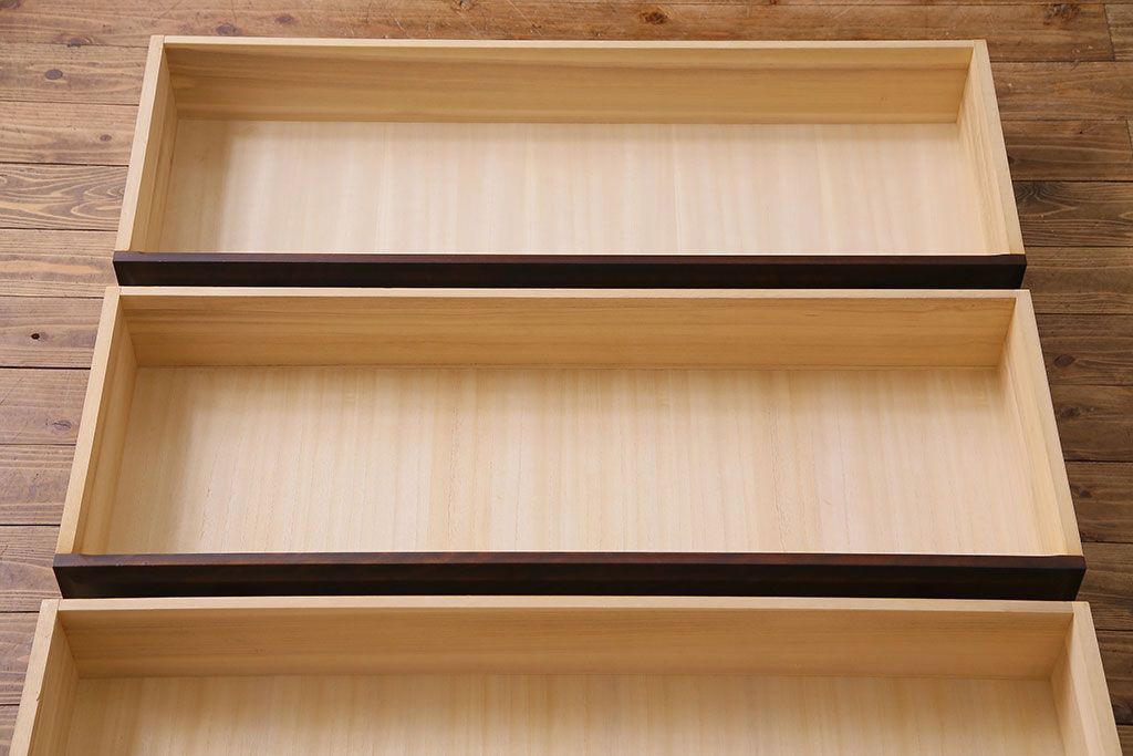 中古　北海道民芸家具　上品な佇まいの2段重ね整理タンス(チェスト、衣装箪笥、引き出し)(R-030355)