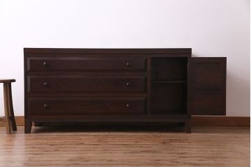 中古　松本民芸家具　リメイク　落ち着いた雰囲気が上品な脚付きローチェスト(引き出し、リビングボード)(R-030368)