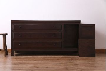 中古　松本民芸家具　リメイク　落ち着いた雰囲気が上品な脚付きローチェスト(引き出し、リビングボード)(R-030368)