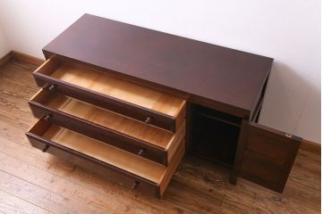 中古　松本民芸家具　リメイク　落ち着いた雰囲気が上品な脚付きローチェスト(引き出し、リビングボード)(R-030368)