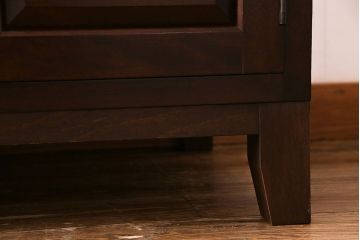 中古　松本民芸家具　リメイク　落ち着いた雰囲気が上品な脚付きローチェスト(引き出し、リビングボード)(R-030368)