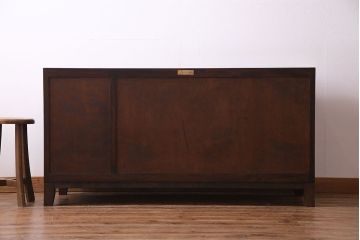 中古　松本民芸家具　リメイク　落ち着いた雰囲気が上品な脚付きローチェスト(引き出し、リビングボード)(R-030368)