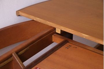 ヴィンテージ家具　北欧ビンテージ　G-PLAN(ジープラン)　お洒落で機能的なエクステンションテーブル(ラウンドテーブル、ダイニングテーブル)(R-030373)