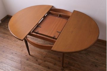 ヴィンテージ家具　北欧ビンテージ　G-PLAN(ジープラン)　お洒落で機能的なエクステンションテーブル(ラウンドテーブル、ダイニングテーブル)(R-030373)