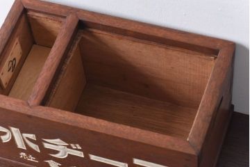 アンティーク雑貨　古民具・骨董　珍しい一品　持ち運びしやすいとても小さな古い火鉢(ノベルティ)(R-030379)