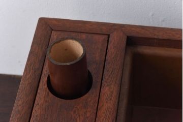 アンティーク雑貨　古民具・骨董　珍しい一品　持ち運びしやすいとても小さな古い火鉢(ノベルティ)(R-030379)