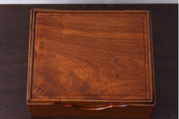 アンティーク雑貨　昭和初期　クスノキ材　光沢のある木肌が美しい文箱(木箱、収納箱)(R-030381)