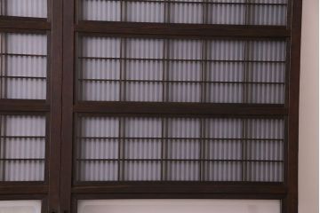 昭和レトロ　板ガラス裏障子留め　細かな桟が繊細な雰囲気漂う格子ガラス戸2枚セット(引き戸、ガラス帯戸)(R-030382)