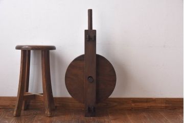 アンティーク雑貨　和製アンティーク　総ケヤキ材　古い木の風合いが味わい深い滑車(R-030386)