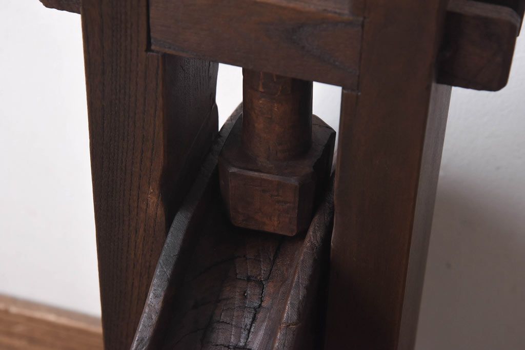 アンティーク雑貨　和製アンティーク　総ケヤキ材　古い木の風合いが味わい深い滑車(R-030386)