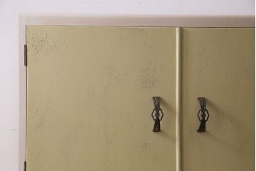 ペイント家具　リボンのような引き手がかわいらしいイギリスアンティークのチェスト(戸棚、キャビネット、引き出し)(R-030393)