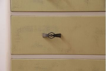 ペイント家具　リボンのような引き手がかわいらしいイギリスアンティークのチェスト(戸棚、キャビネット、引き出し)(R-030393)