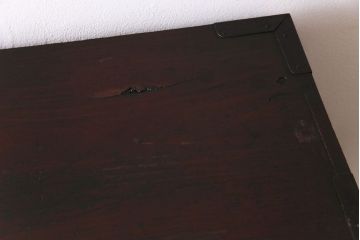 アンティーク家具　和製アンティーク　前面ケヤキ材　漆塗り　丸金具が目を惹く隠し付き松本帳場箪笥(引き出し、戸棚)(R-030394)