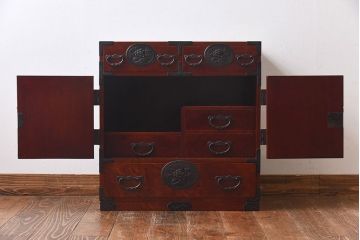 中古　門間箪笥店(門間屋)　仙台箪笥　手打ち牡丹金具　観音開き小箪笥(小引き出し)(R-030396)
