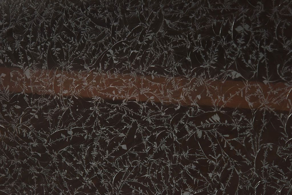 アンティーク家具　和製アンティーク　三方ケヤキ材　葉ガラス入りの上品なローボード(収納棚、リビングボード)(R-030397)